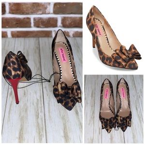 NWOT Betsey Johnson Leonard Bret Pump Heels 6.5